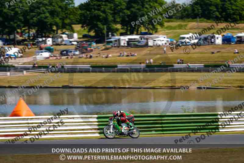 Vintage motorcycle club;eventdigitalimages;mallory park;mallory park trackday photographs;no limits trackdays;peter wileman photography;trackday digital images;trackday photos;vmcc festival 1000 bikes photographs